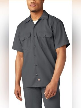 Dickies Short-Sleeve Work Shirt in Charcoal Gray. Cotton blend. Size Medium. NWT
